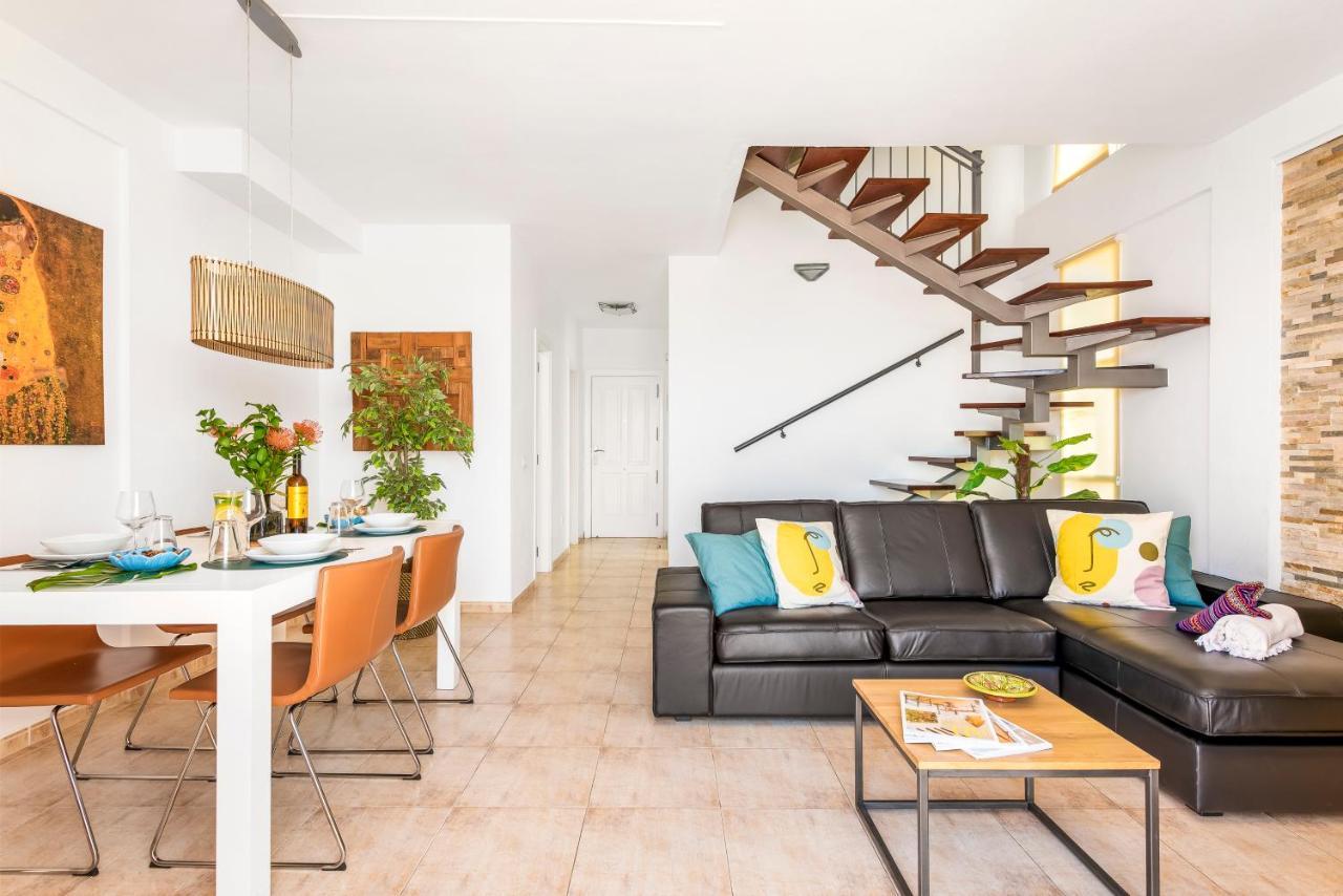 Beachfront Triplex With Swimming Pool & Parking Radazul Eksteriør bilde